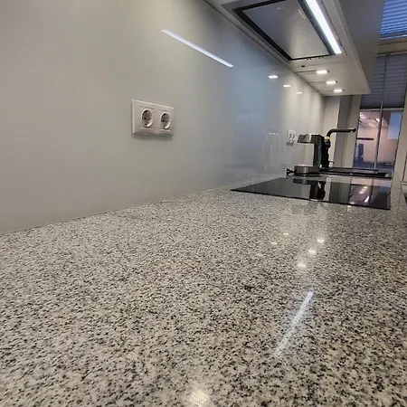 Peace Bear Residence, Free Parking, Free Wifi, Self Check-in Рига