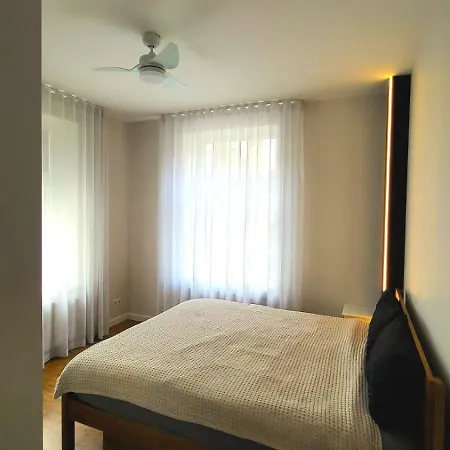 Peace Bear Residence, Free Parking, Free Wifi, Self Check-in *