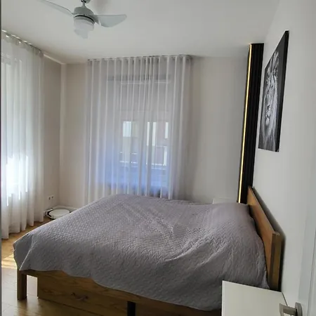 Peace Bear Residence, Free Parking, Free Wifi, Self Check-in Apartamento *